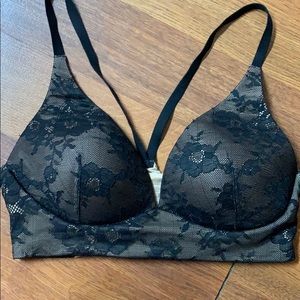 Victoria’s Secret plunge bra 32D